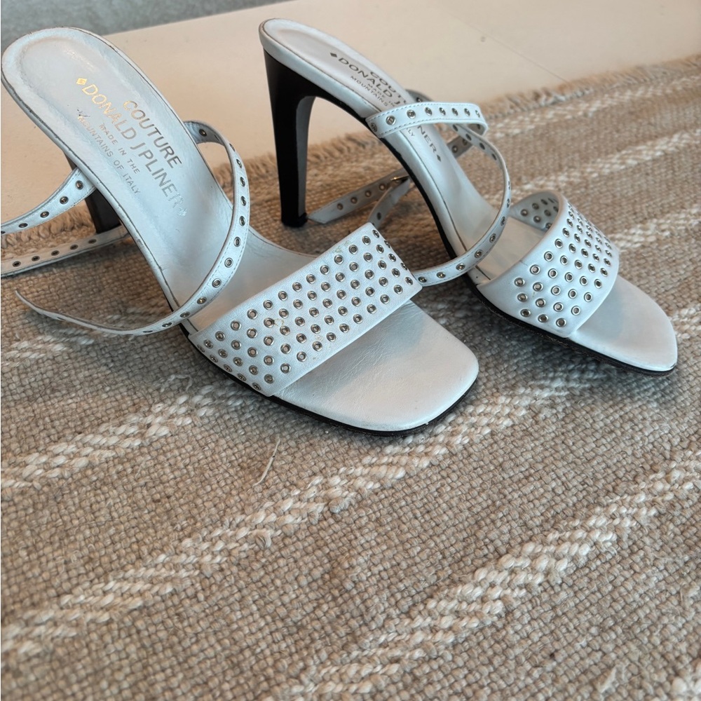 Donald J. Pliner White Elegant Heels